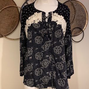 LOFT - navy and cream print top size XS